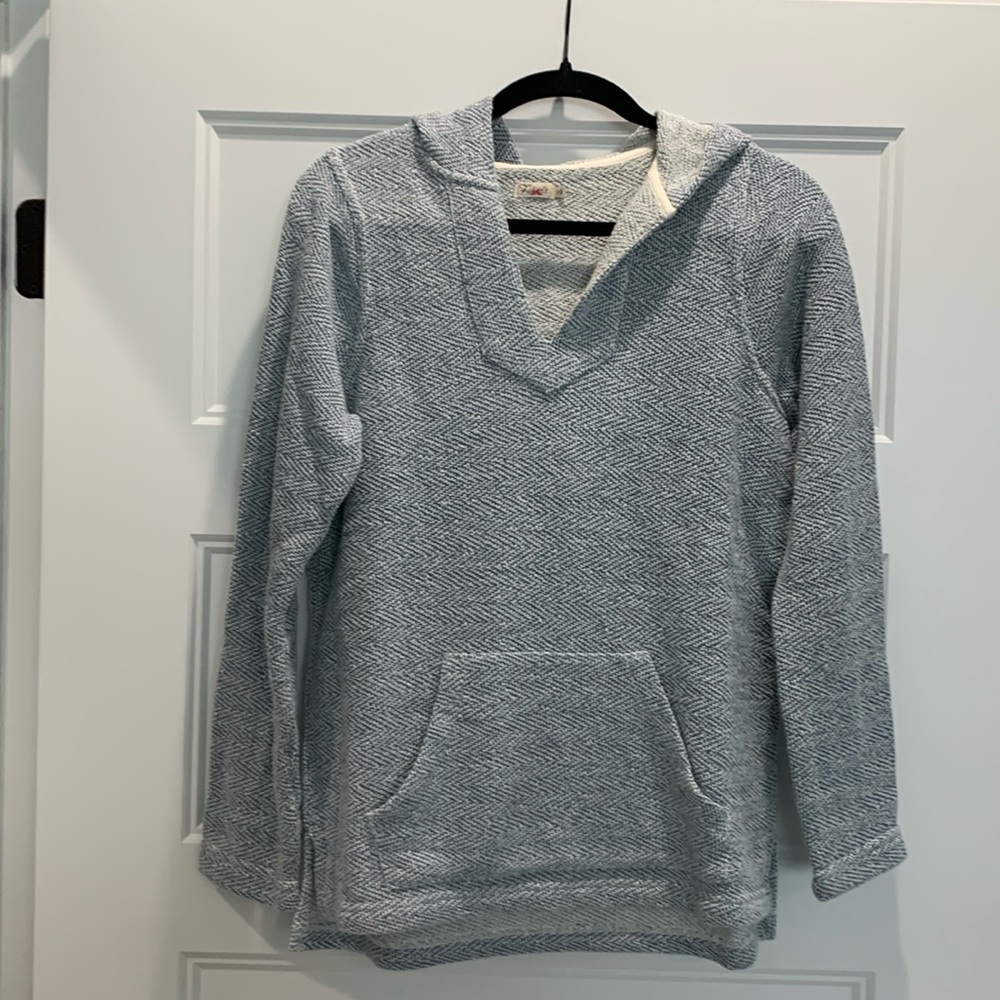 Faherty blue/cream sweater with hood